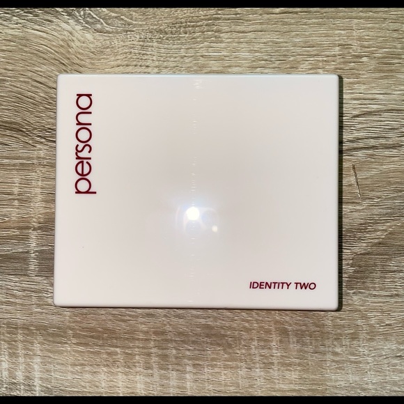 Persona Cosmetics: Identity Two Palette - Picture 4 of 5